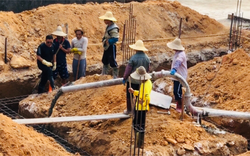 钢筋混凝土的价格均下跌,看看湛江农村普通自建房地基需多少钱?哔哩哔哩bilibili