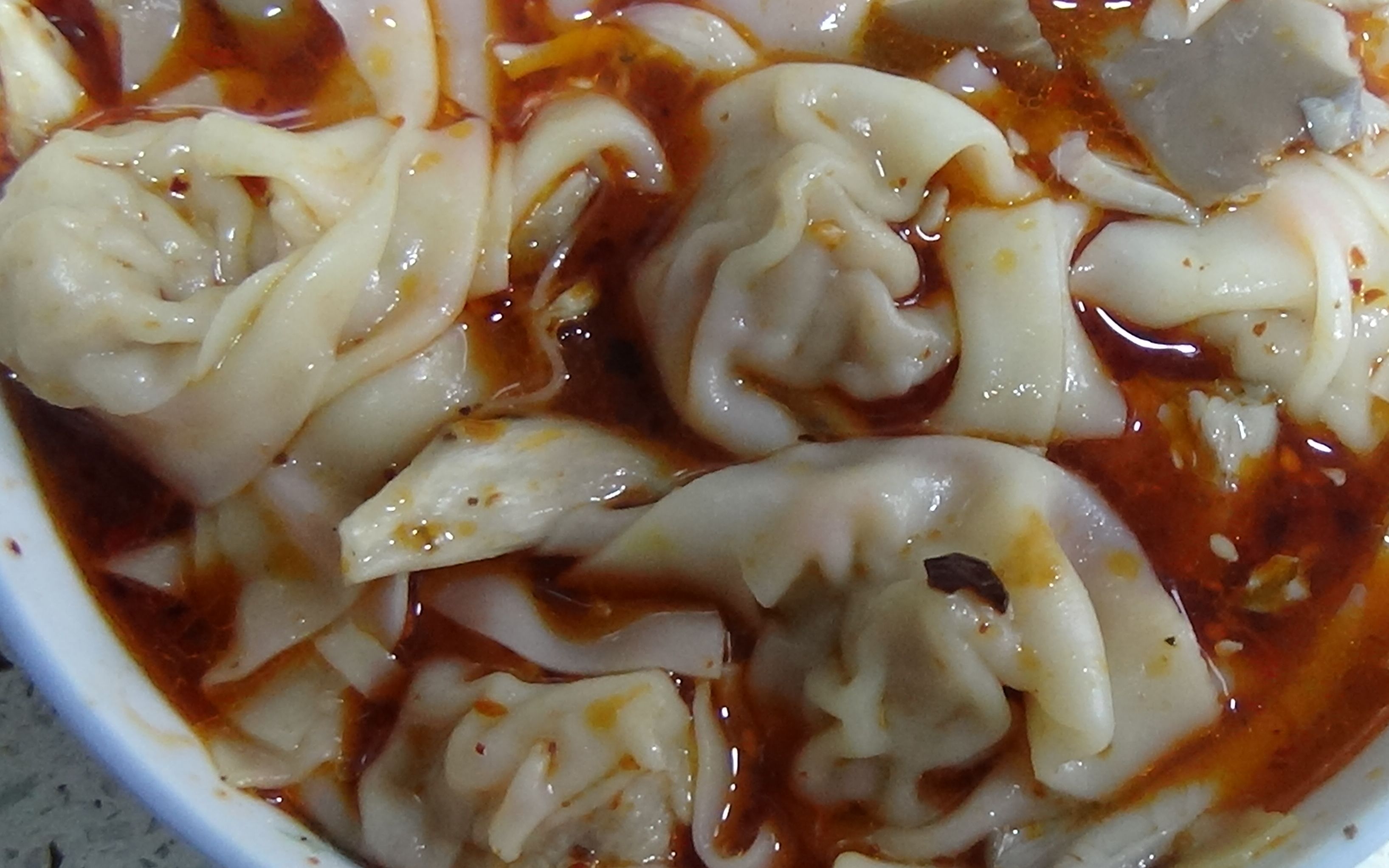 重庆麻辣抄手,肉馅鲜嫩,冬天吃一碗,全身暖洋洋,真过瘾_哔哩哔哩 (゜