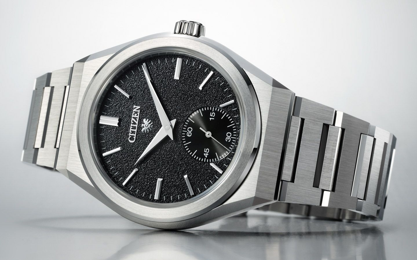 上手试戴thecitizencaliber0200citizen进攻高价机械表市场的武器