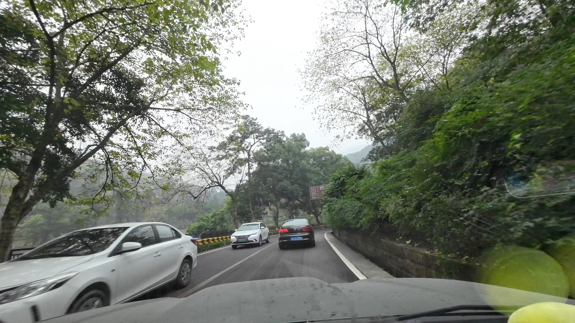 看完会晕车?第一视角,感受重庆市区的小山路(十八湾)