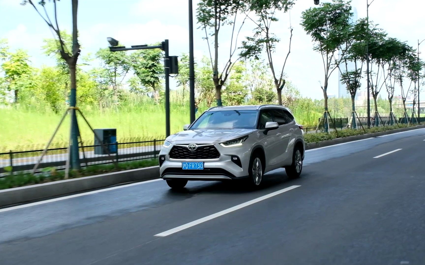 试驾全新第四代汉兰达380t:动力强劲 品质如一