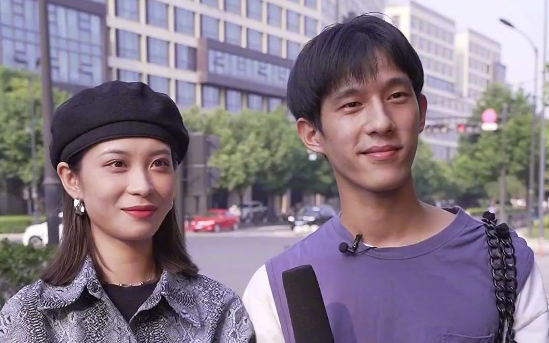 街头采访,超甜情侣默契问答情侣 街头采访