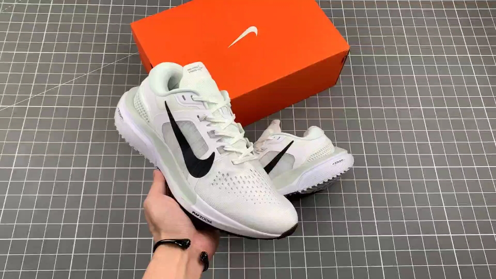 nike air zoom vomero 15 登月15代 舒适脚感避震运动鞋_哔哩哔哩