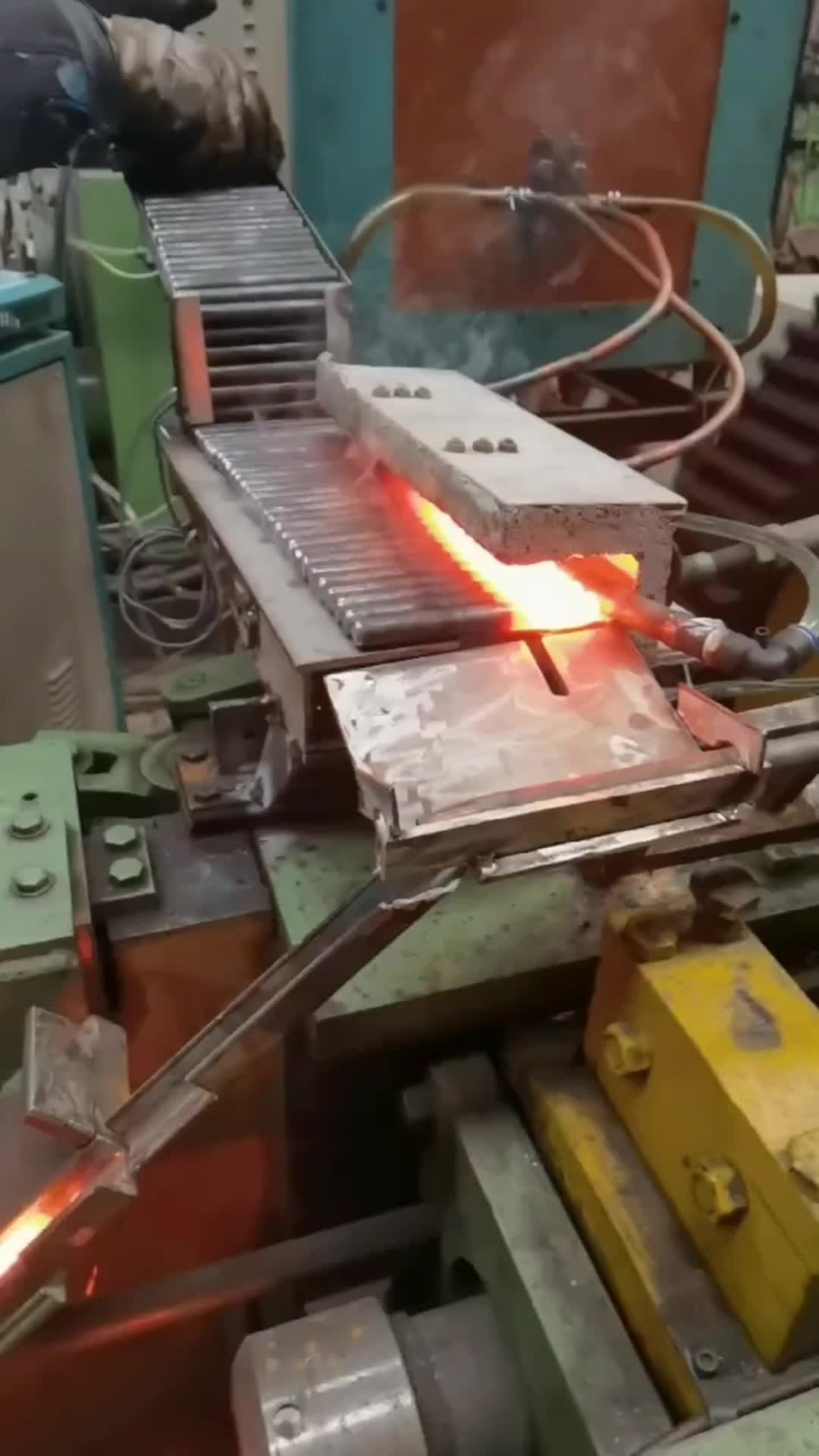 自动送件螺栓热成型 中频锻造炉 锻造加热炉