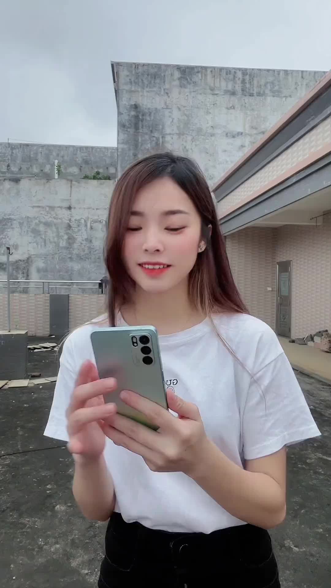 曾经最美二姐朋友圈抖音热门音乐热门音乐真人真唱户外唱歌