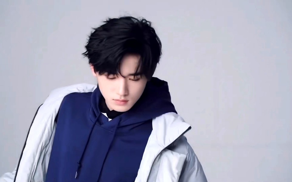 【宋亚轩】冷脸帅哥将用19秒来夺走你的心