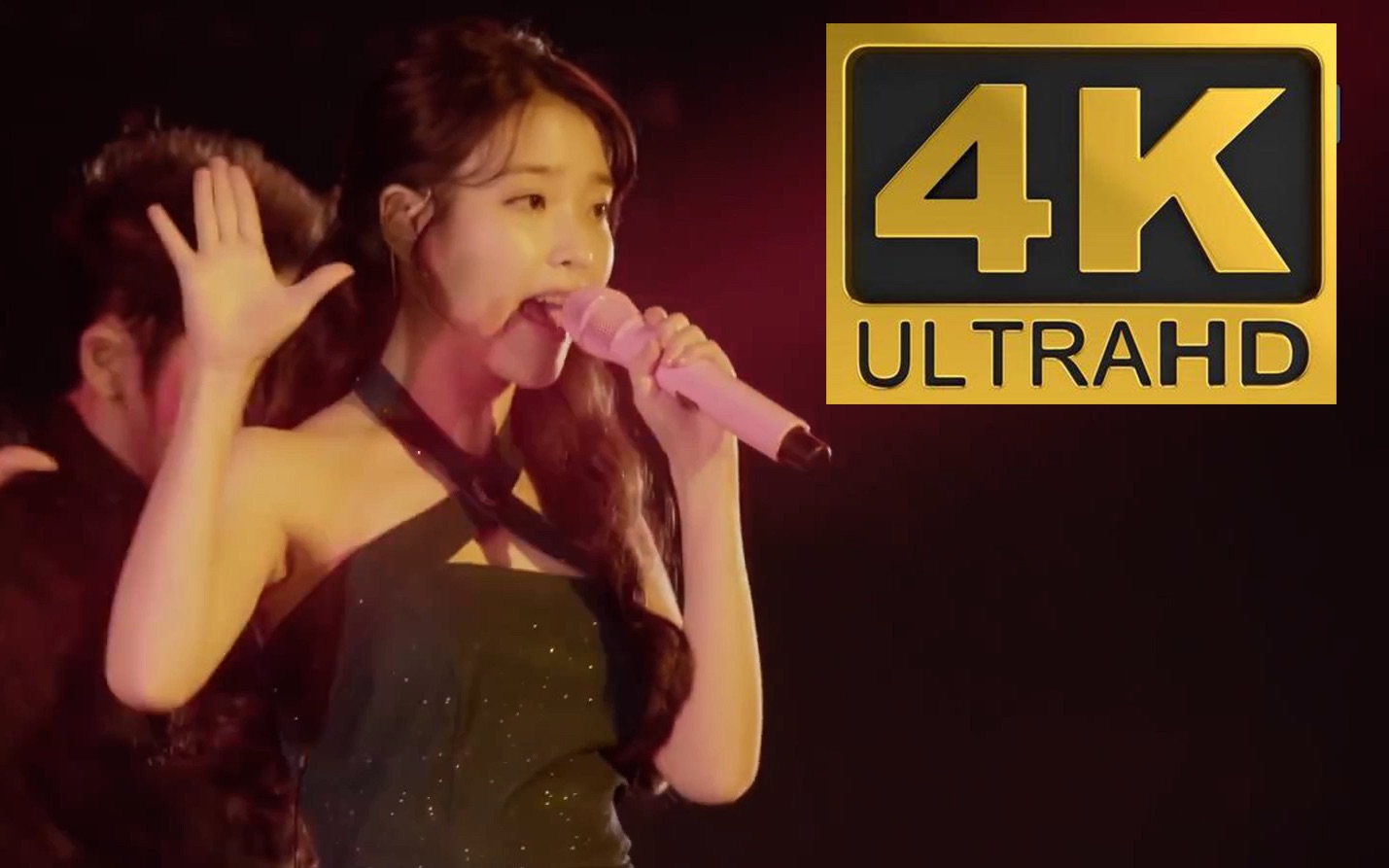 [图]与Zion.T的神仙合作！IU《Red Queen》演唱会超燃现场「IU|4K60FPS」