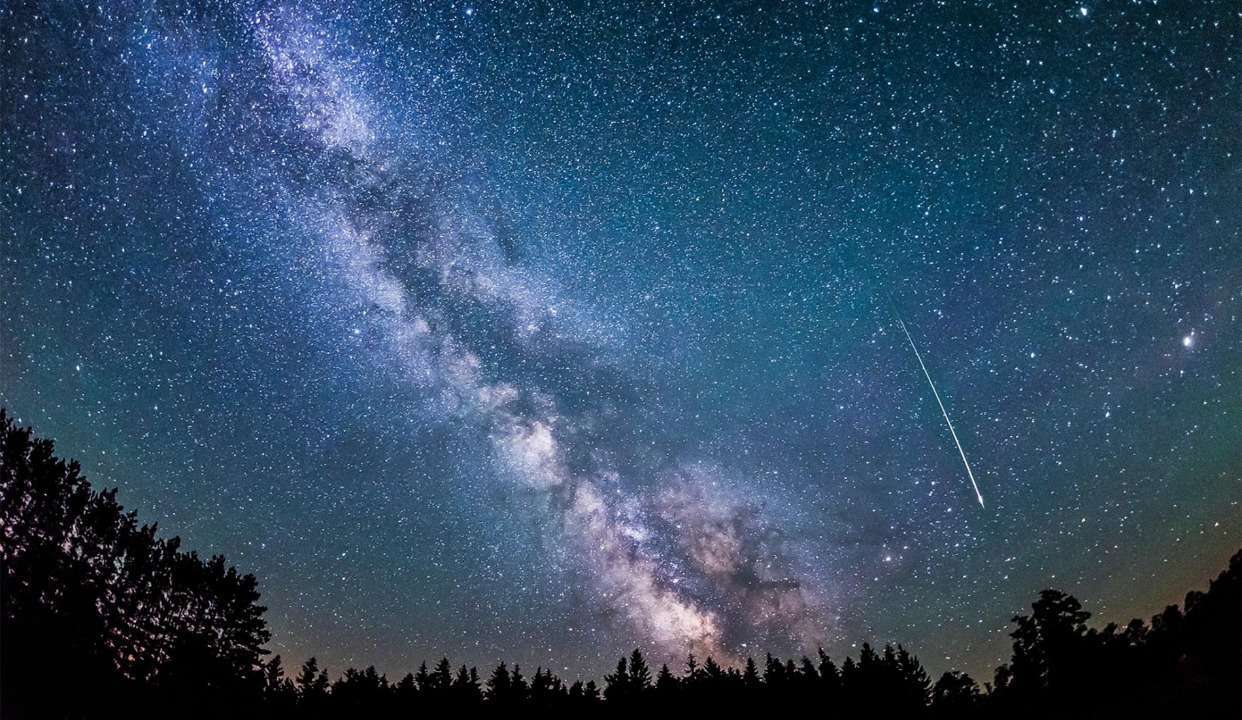 远离工业和文明,守望星空,这个夏日灿烂又寂寞