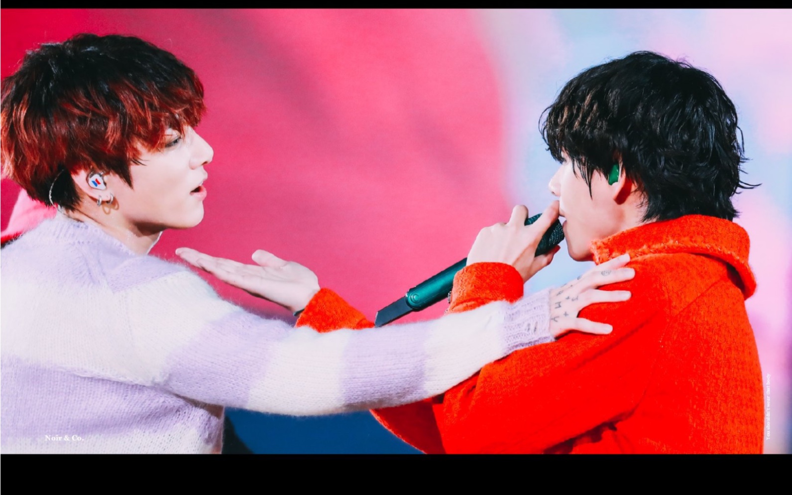 正泰mama上疯狂拔撩泰亨的柾国xi被秀到在地上打滚泰亨只能宠着