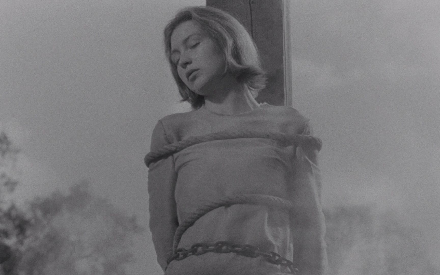 [图]五个版本的萧伯纳名著-《圣女贞德》最后的火刑片段：1962版《圣女贞德的审判》