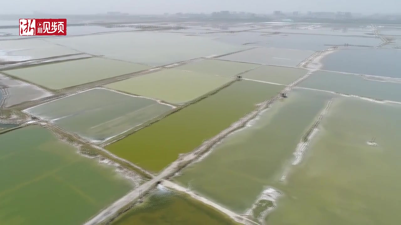 [图]航拍山西运城盐湖 七彩斑斓景美如画