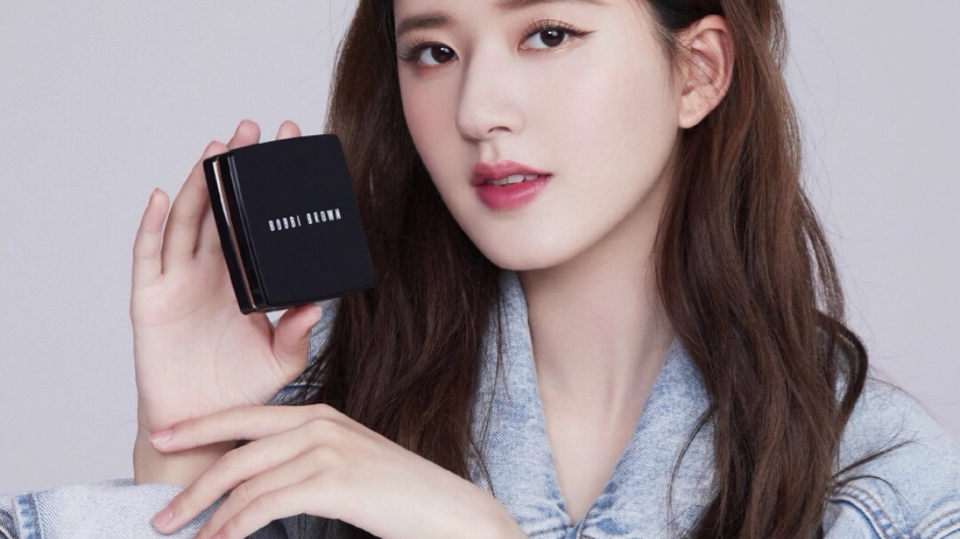 赵露思的面相分析!拥有桃花脸,桃花鼻的女汉子!