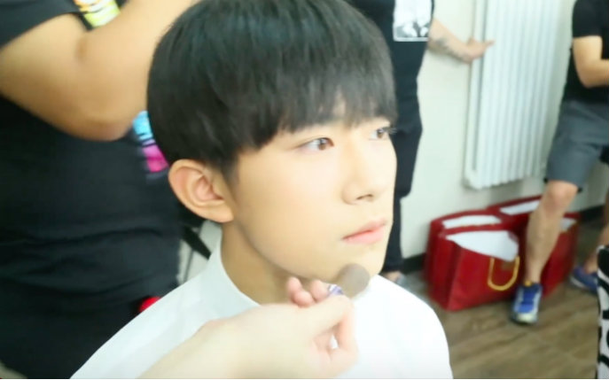 【易烊千玺】TFBOYS观察日记之《观时尚》易烊千玺单人cut哔哩哔哩bilibili