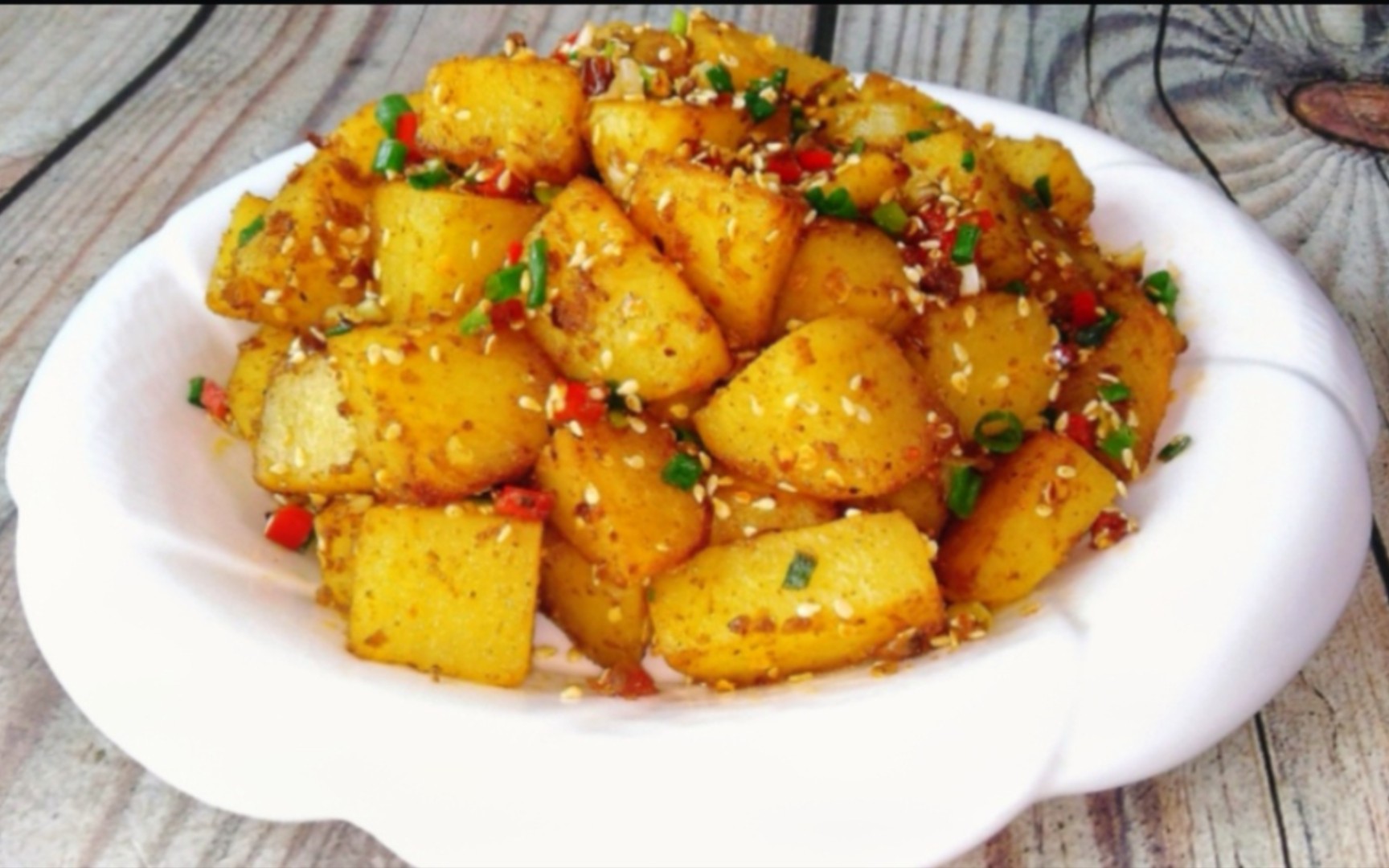 椒盐土豆这样做比烧烤还好吃,简单下饭还可当零食,每天吃都不腻