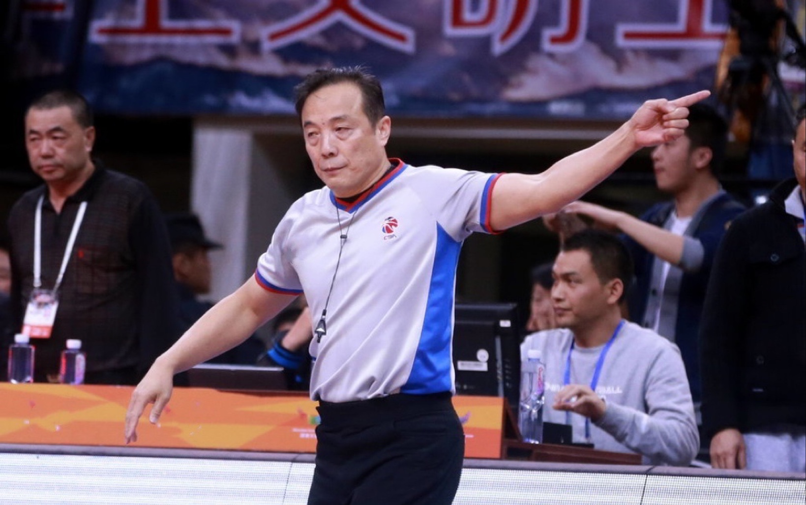 盘点cba裁判名场面,班琦一战成名!