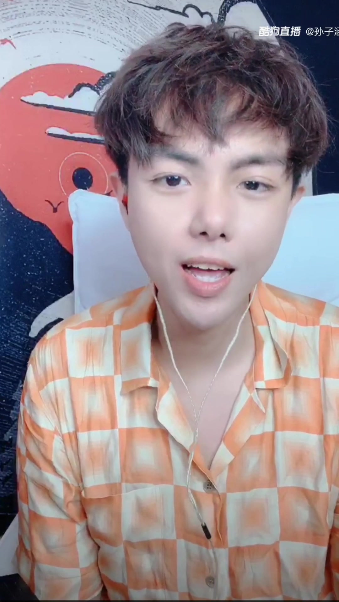 孙子涵唱大张伟的《阳光彩虹小白马》好可爱,哈哈