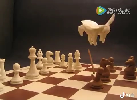 [图]这是一副会动的国际象棋