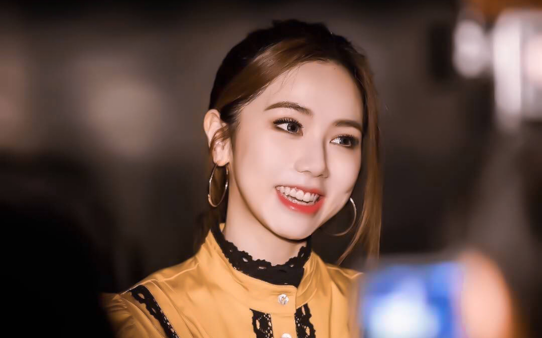 邓紫棋《萤火》首秀官方 饭拍!邓紫棋唱的好好听!笑起来好甜好甜!