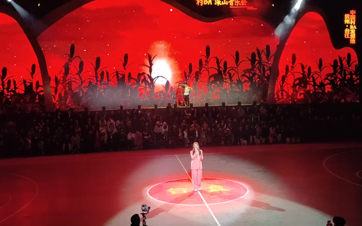 贵州村ba路人角度自拍谭晶演唱九儿