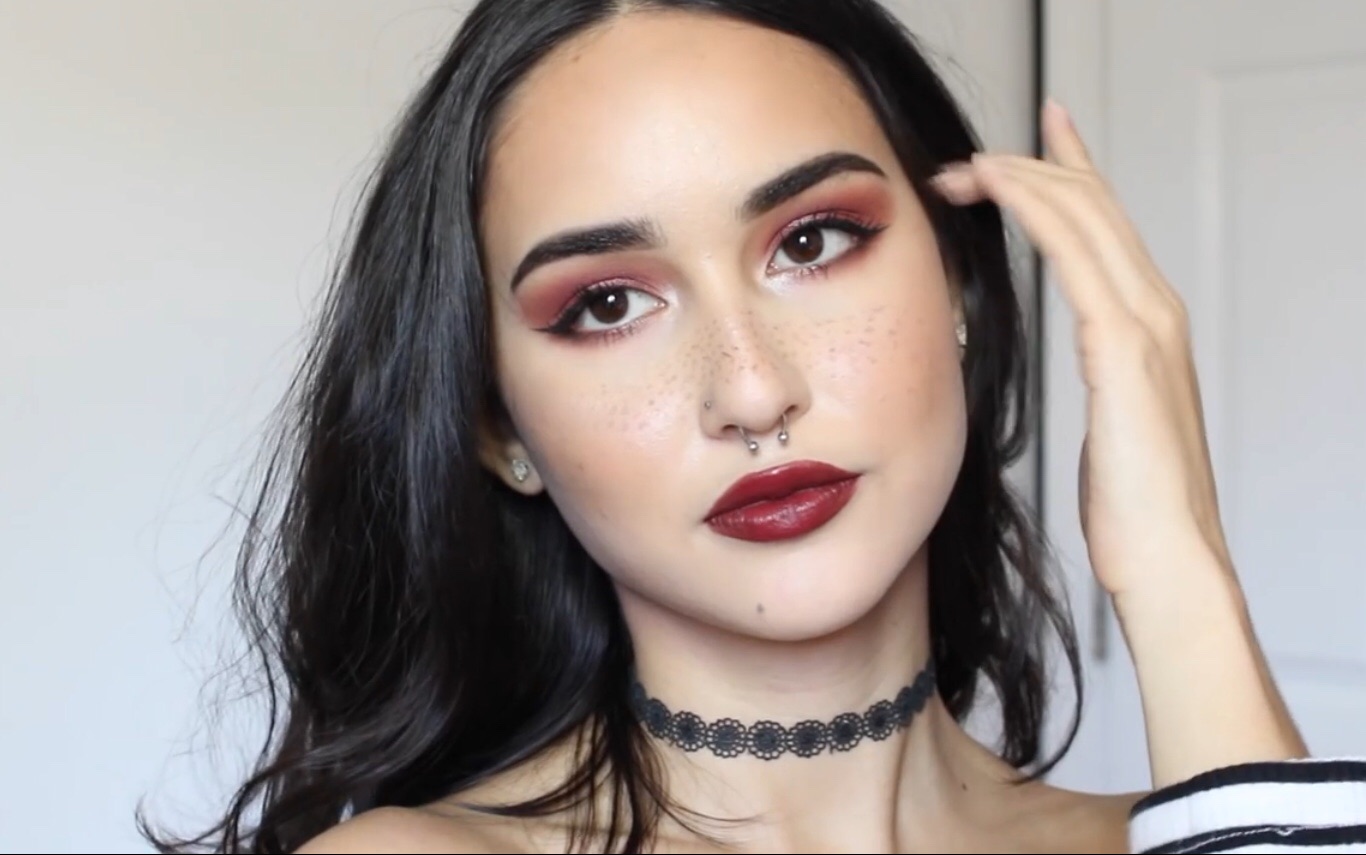 [图]【Mariana Restrepo】深红色妆容教程 | Valentine's Day Makeup - Modern Renaissance