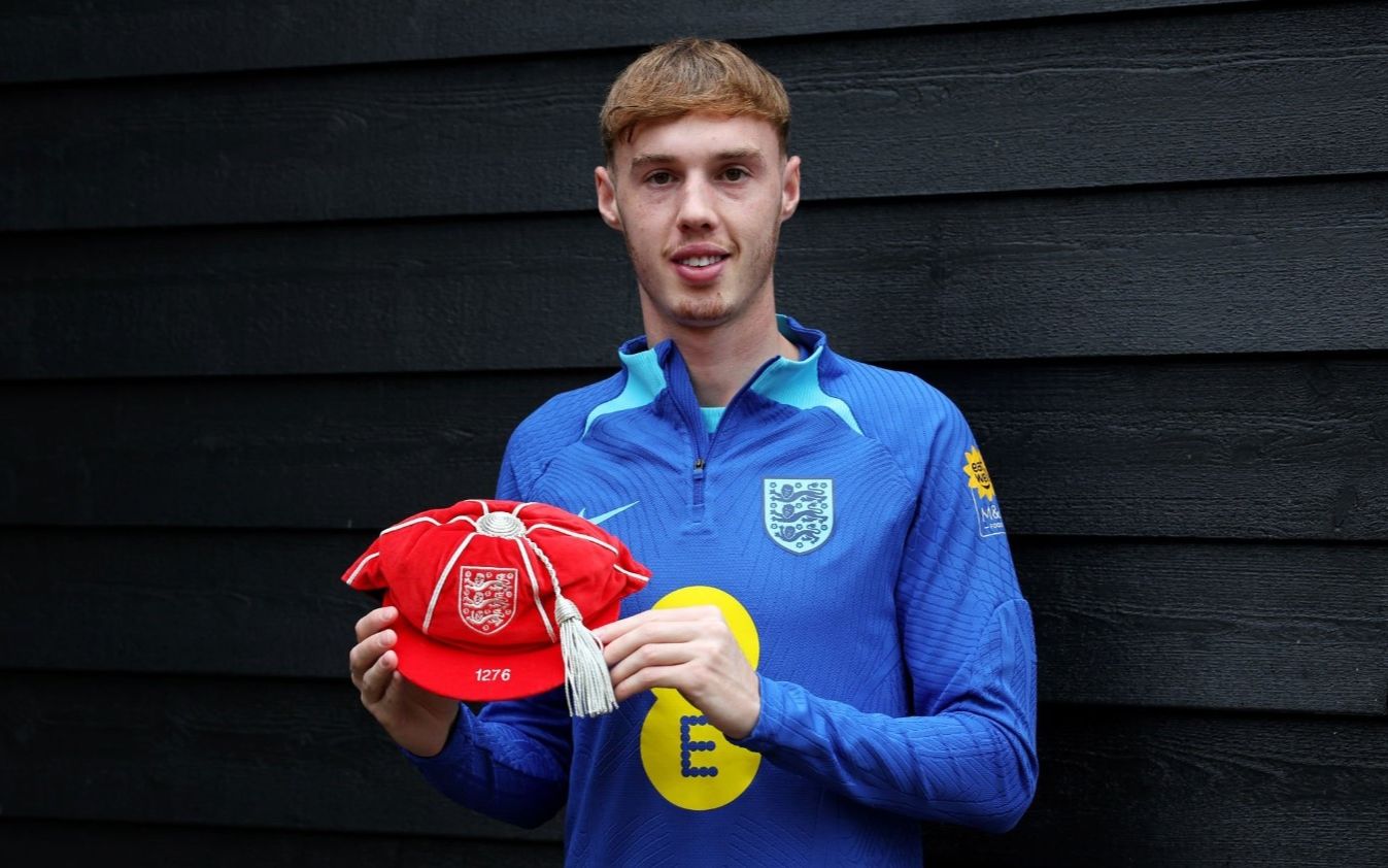 切尔西科尔帕尔默入选英格兰国家队仪式(好像高中那些年级颁奖)