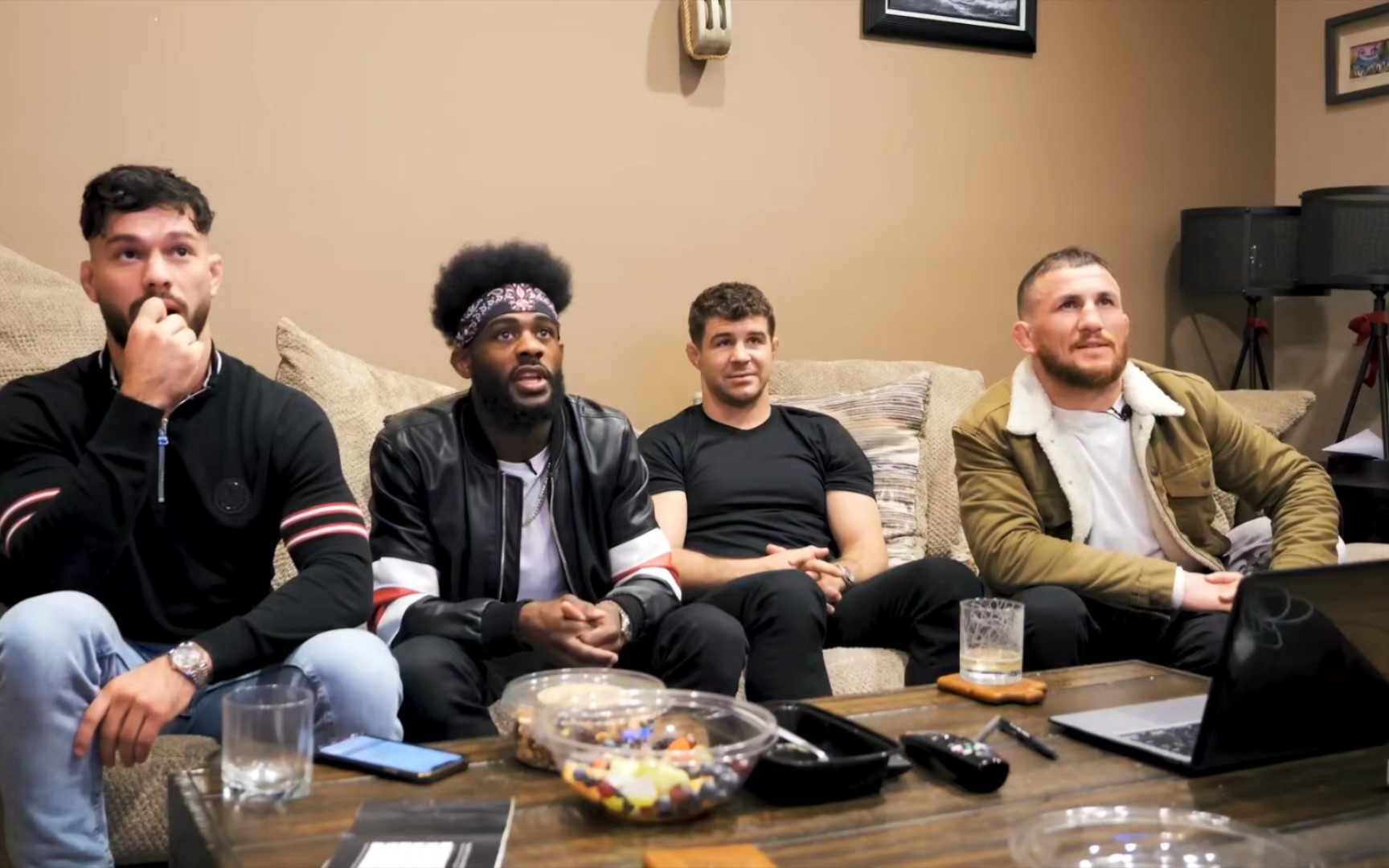 ufc"影帝"斯特林,"机器"梅拉布和亚昆塔看到宋亚东tko里奇西蒙的反应