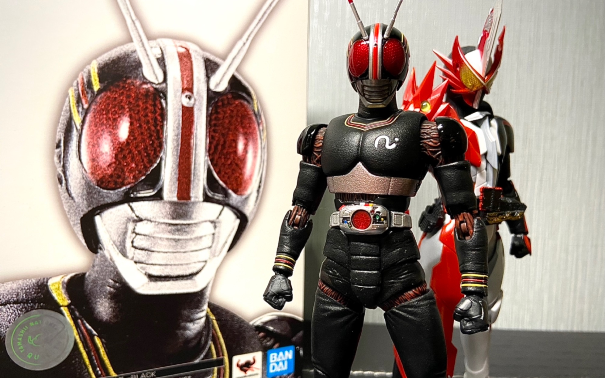 (瞎说)第一买真骨雕!开箱假面骑士black