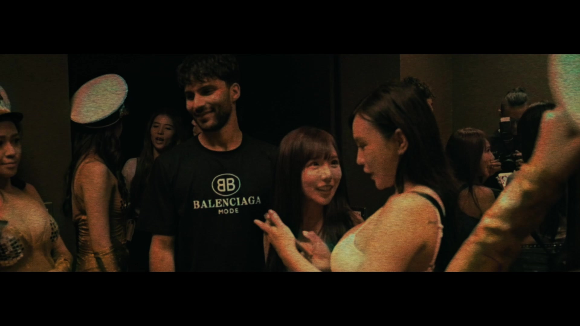 [图]R3HAB x A Touch Of Class - All Around The World (La La La) 官方视频