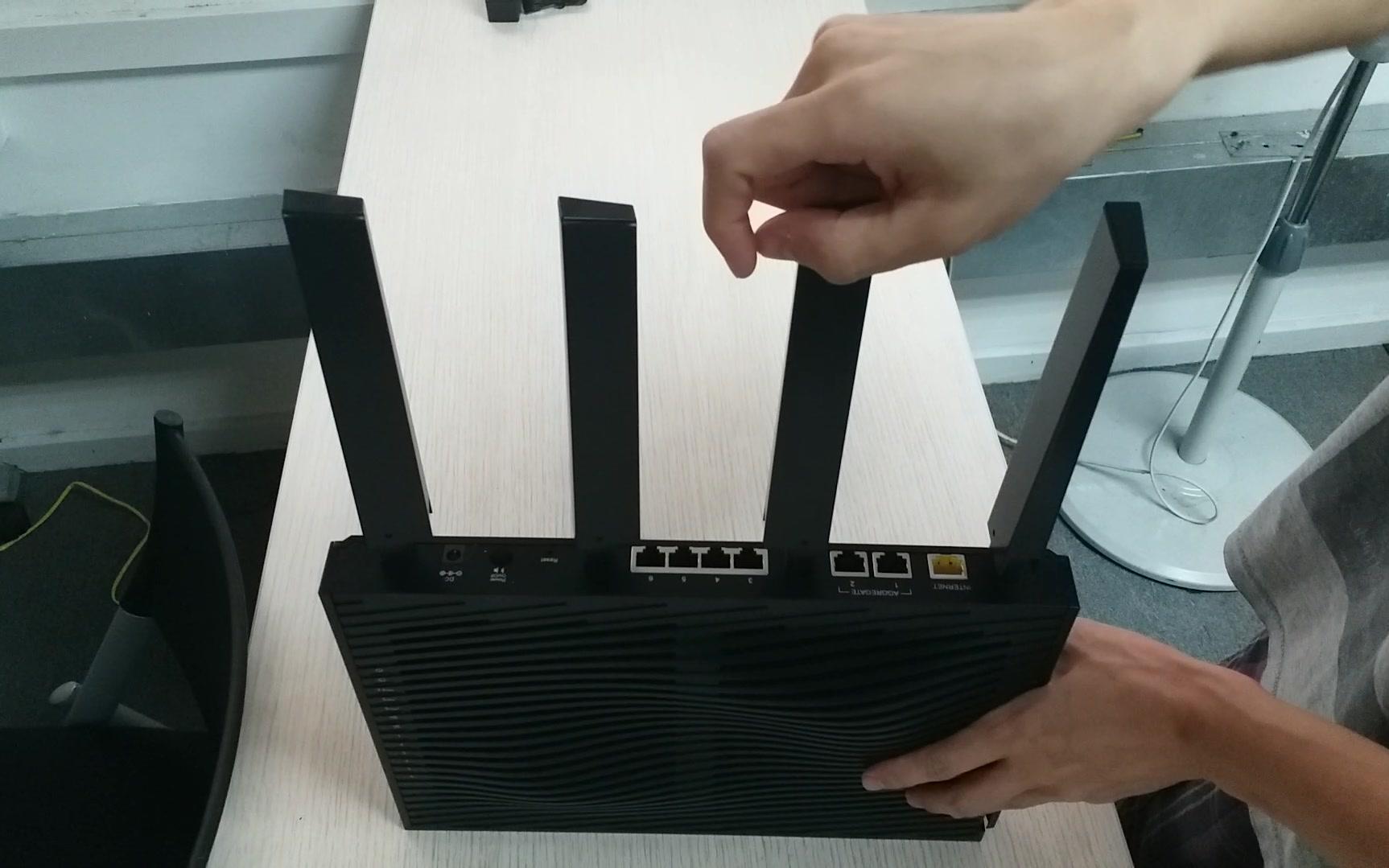 网件.Netgear.R8500天线展开与折叠哔哩哔哩bilibili