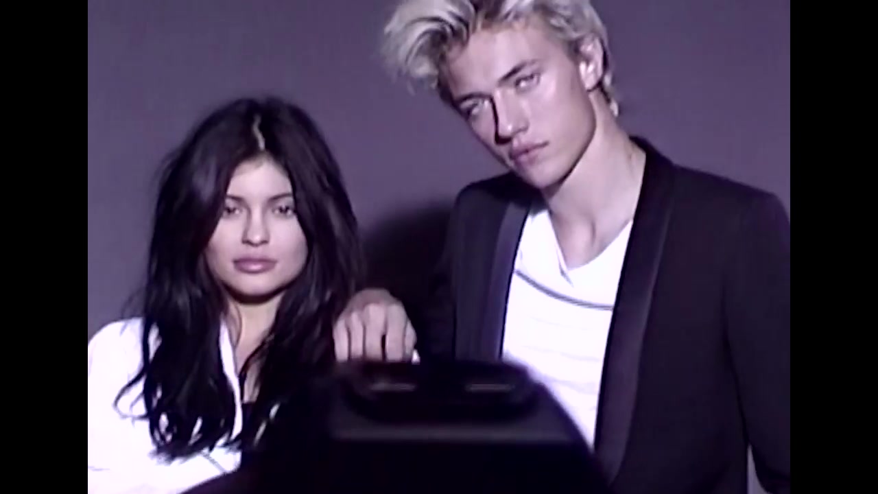 [图]【你炸毛蓝朋友】Kylie Jenner And Lucky Blue Were Born In The 90s