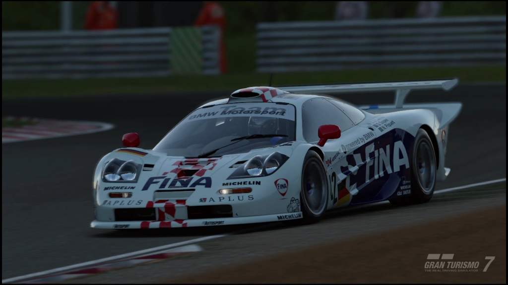「4k」 第一人称视角 驾驶 中舵赛车 迈凯轮 f1 gtr race car vs