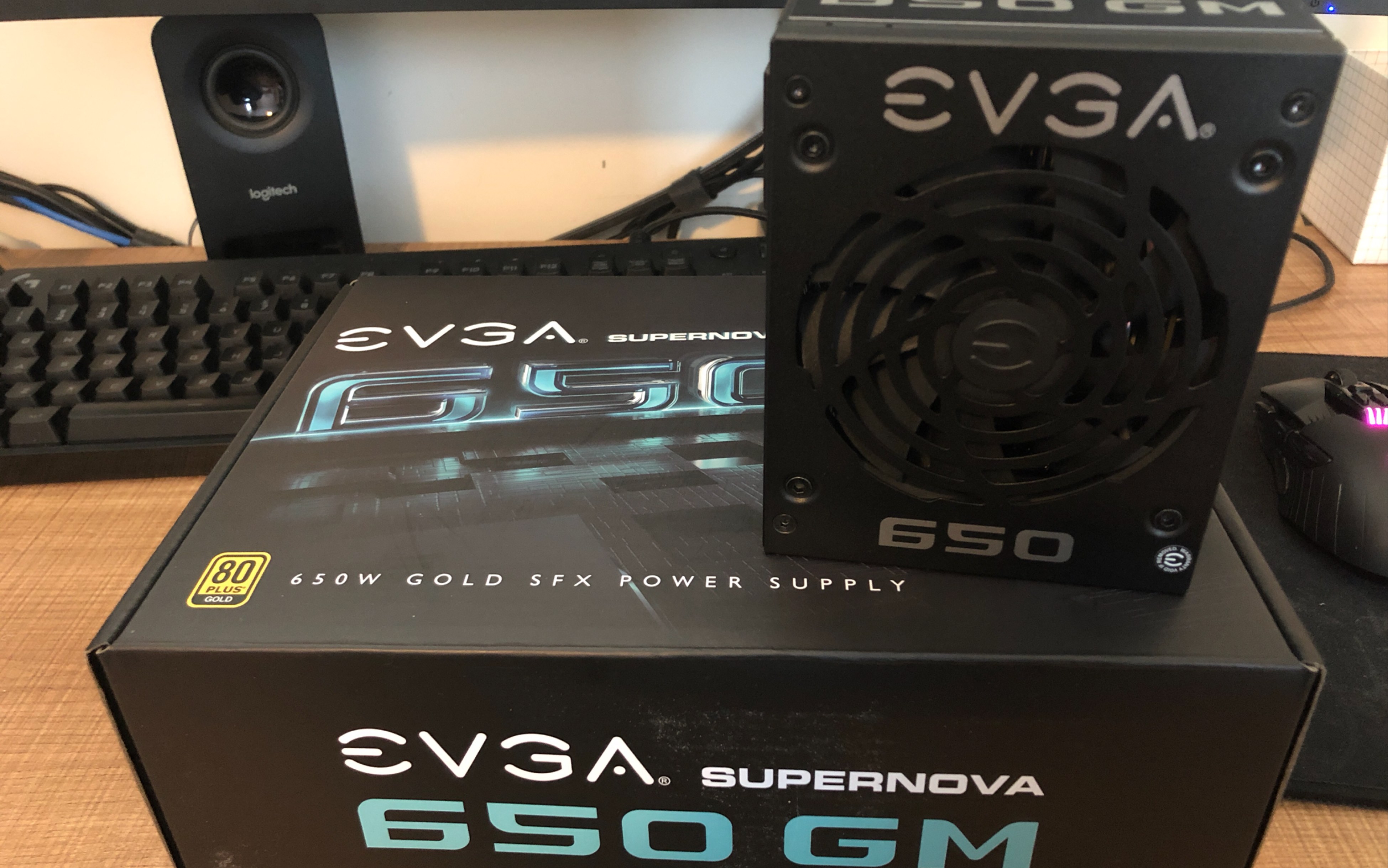 evgasupernova650gm金牌全模组sfx电源开箱