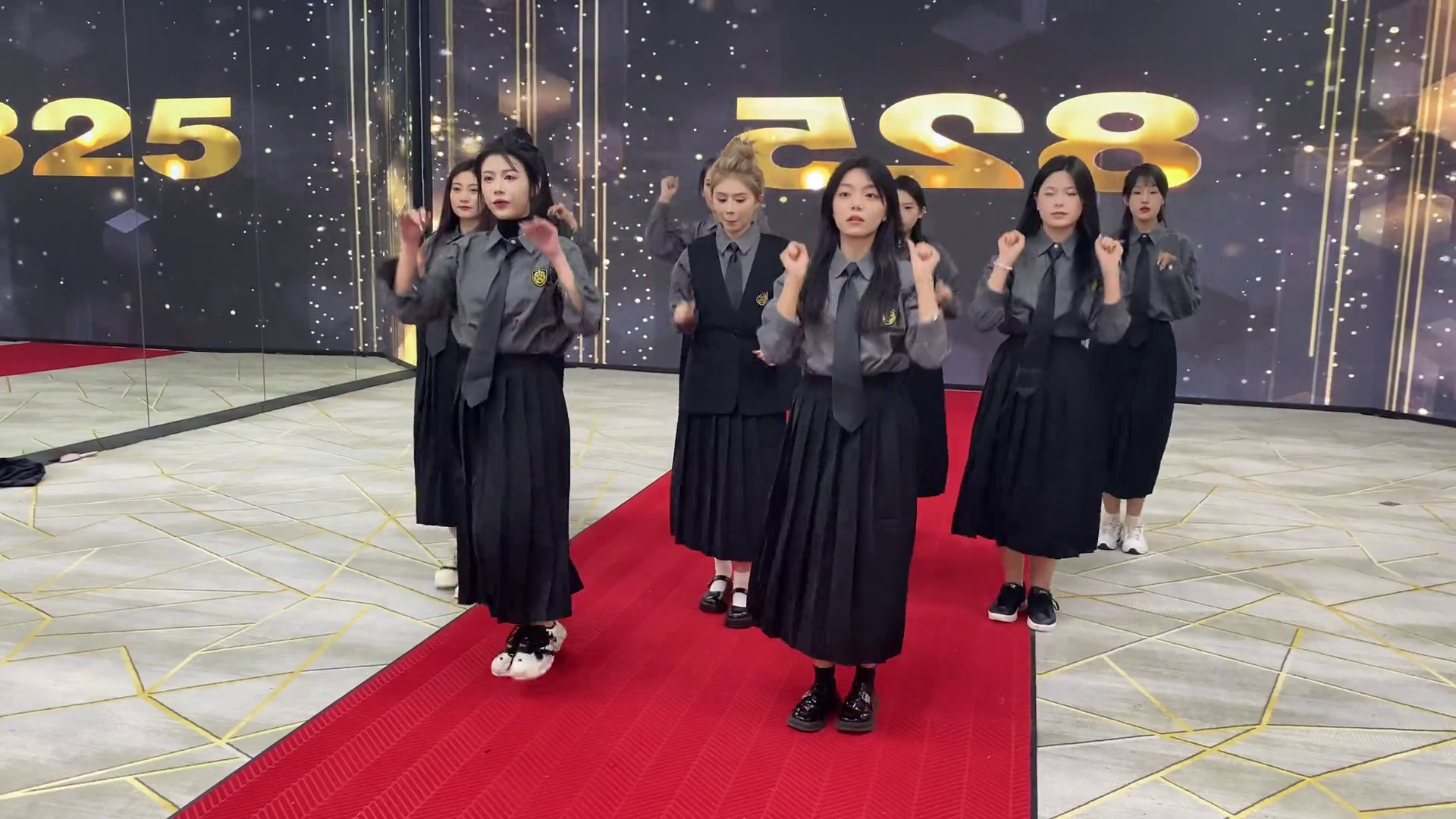 女团舞蹈刘叉叉团队美女舞蹈叉家直播回放