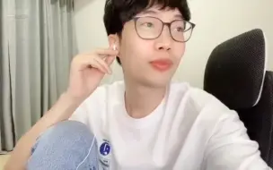 Tải video: 【潇怂】来自刘小怂的素质三问（？少帮主的体力？）