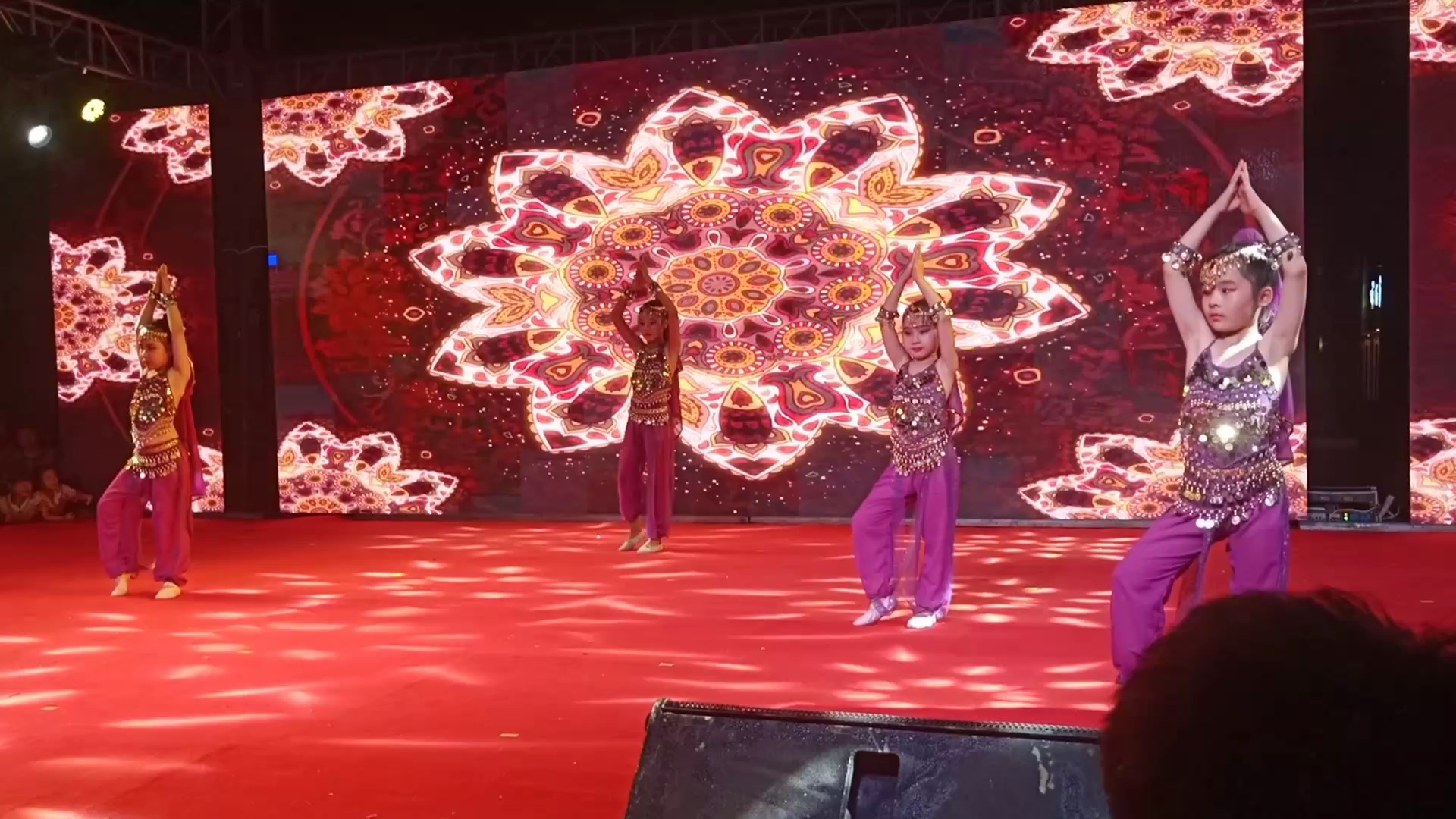 新疆舞《西域天使》2022尚恩舞蹈