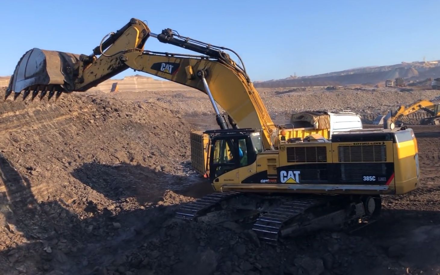 cat挖掘机385c_哔哩哔哩 (゜-゜)つロ 干杯~-bilibili