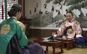 Descargar video: 【历史上的闵妃】（13）:赵大妃现身说法以己为例，教闵兹映宫廷生存后嗣为先