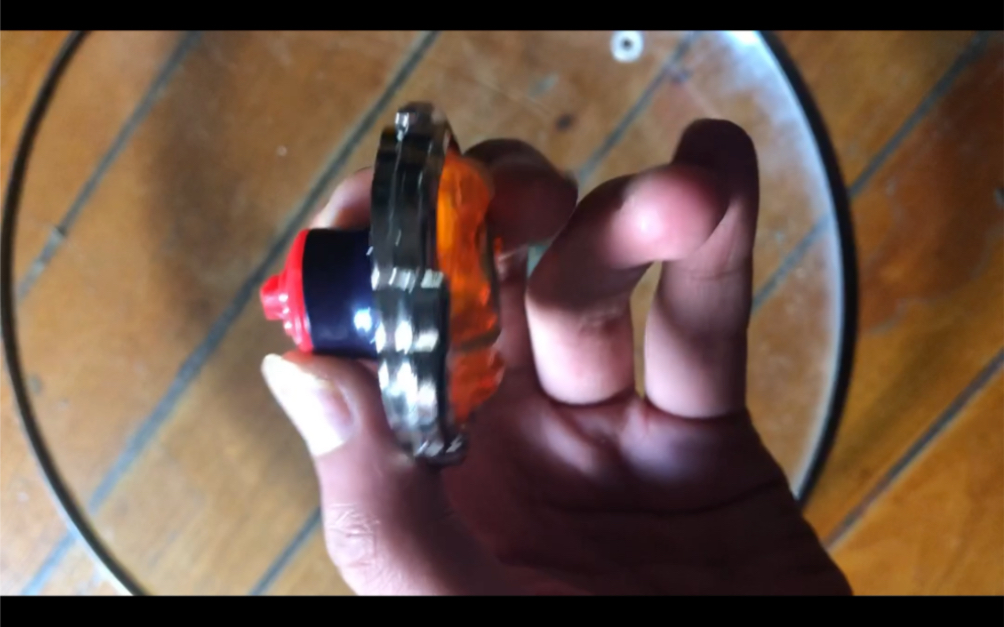 飓风战魂l1代最废陀螺爆炎泰斗把它的跳跳陀尖进行打磨陀尖的性能会