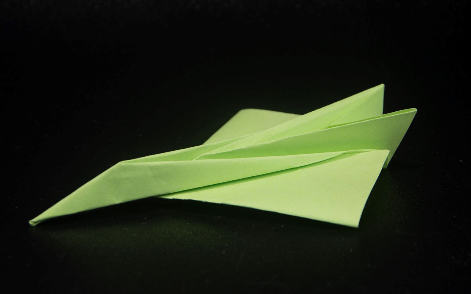 【纸飞机】老游戏自由枪骑兵中的"钻石背"太空战机,菱形机翼很科幻