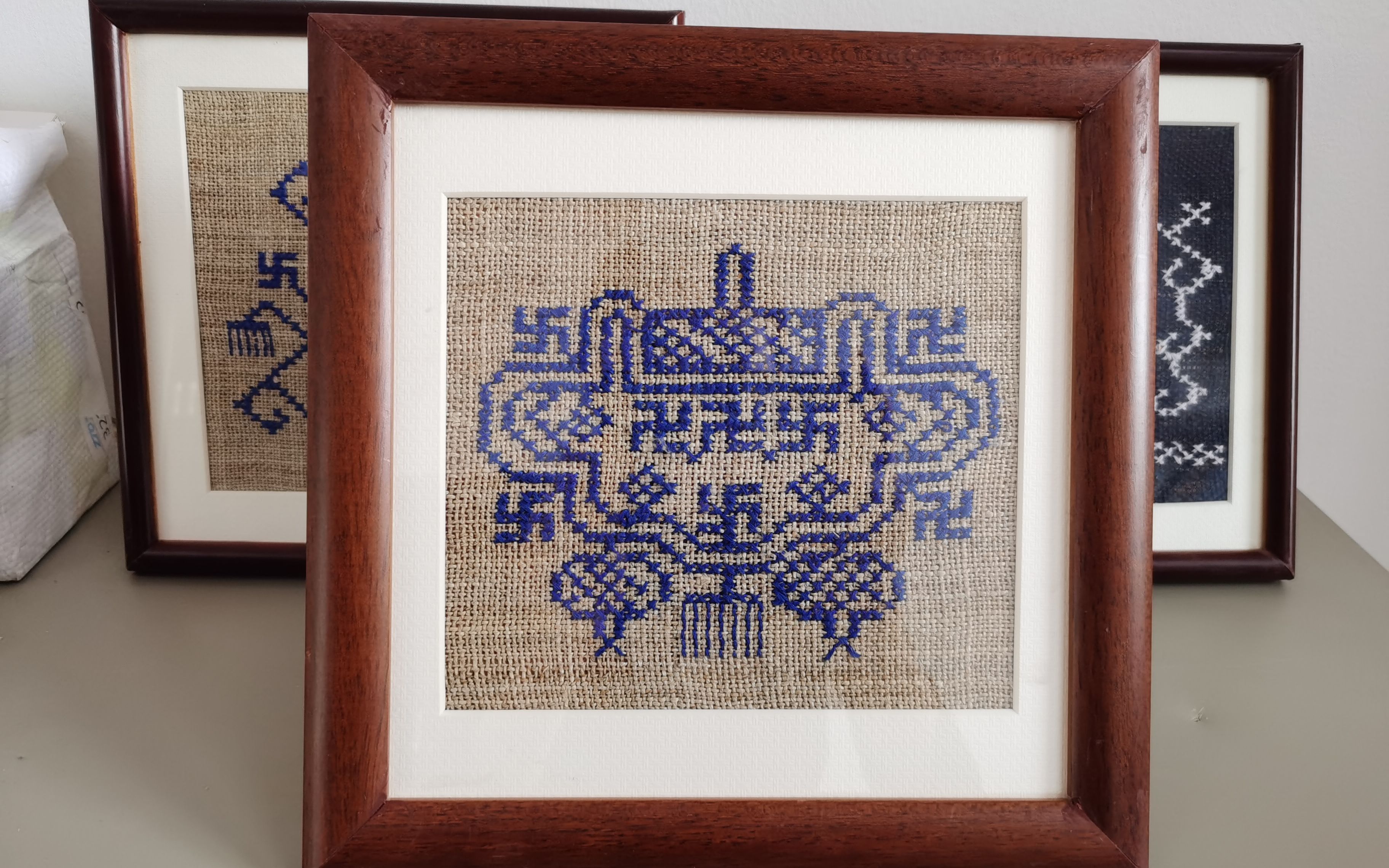 十字绣的起源,始于秦汉的中国刺绣:八都麻绣