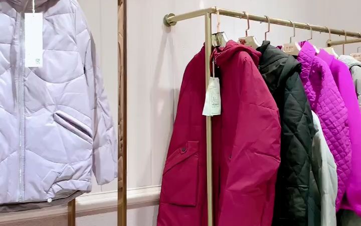 品牌折扣女装亮春盟反季棉衣批发一手货源金子北时尚女装库存尾货清仓