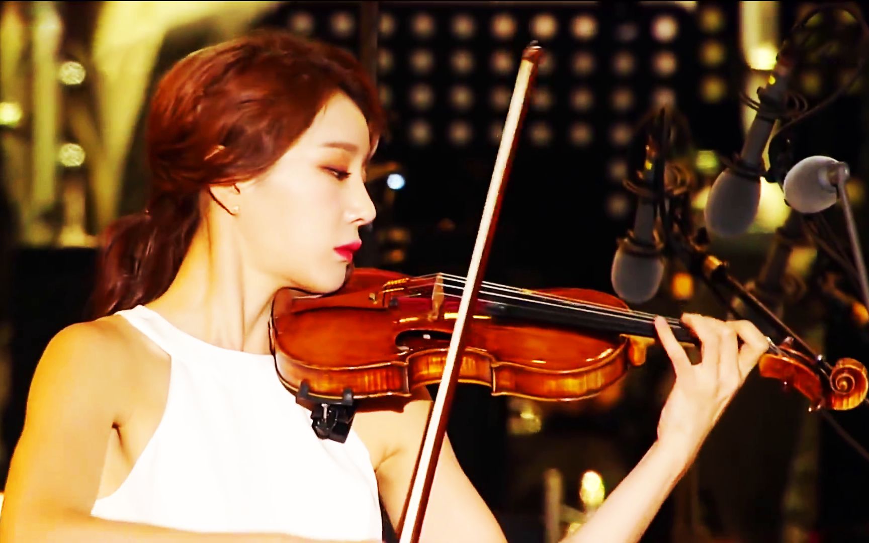 电子小提琴女演奏家图片