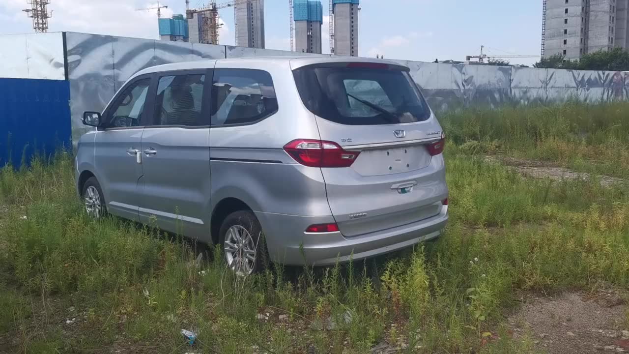 沈阳金杯大库提华颂,堆积如山,这真是发往全国各地呀!