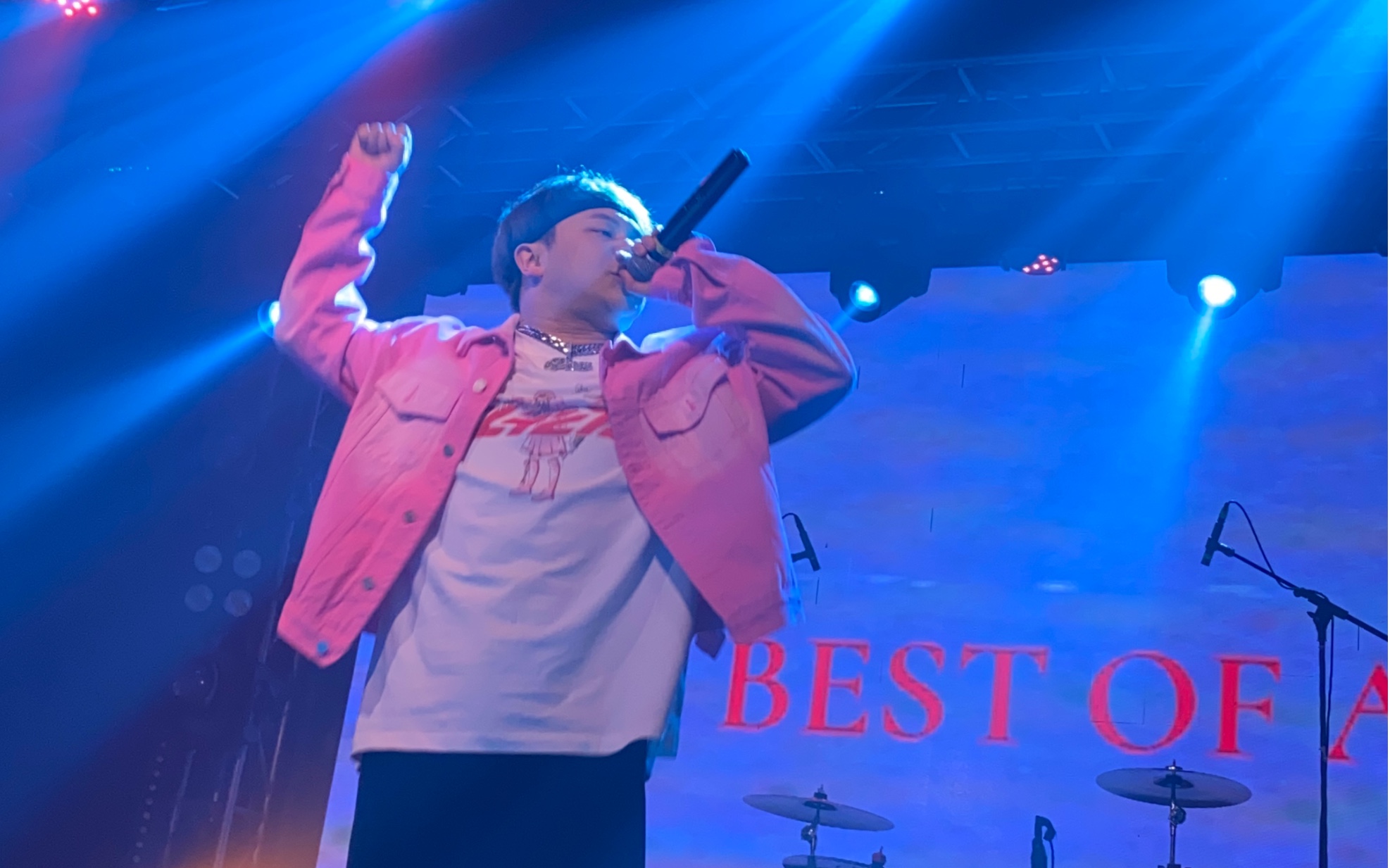 小李pissy颁奖放眼看多少人德不配位茅坑都烂了还占着别看了