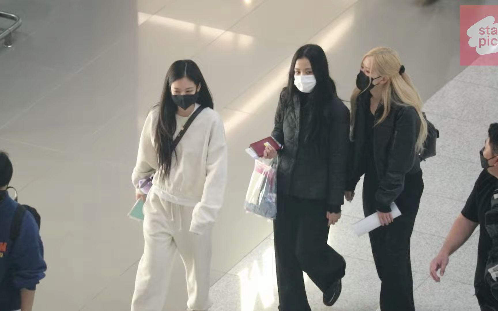 [图]BLACKPINK Airport 20221021机场出境