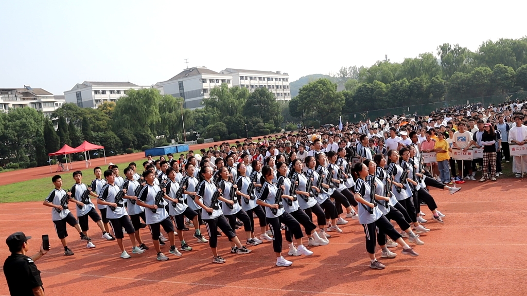 绍兴市高级中学徐盈盈图片