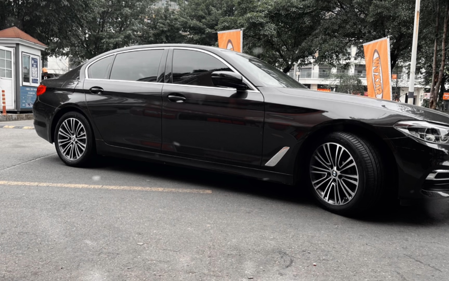 宝马5系升级540全新进口18寸花瓣轮毂 感谢支持_哔哩哔哩_bilibili