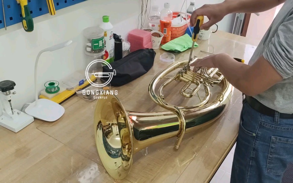 昆明乐器维修铜管乐器维修保养扁键次中音活塞研磨清洗上油调音管除锈