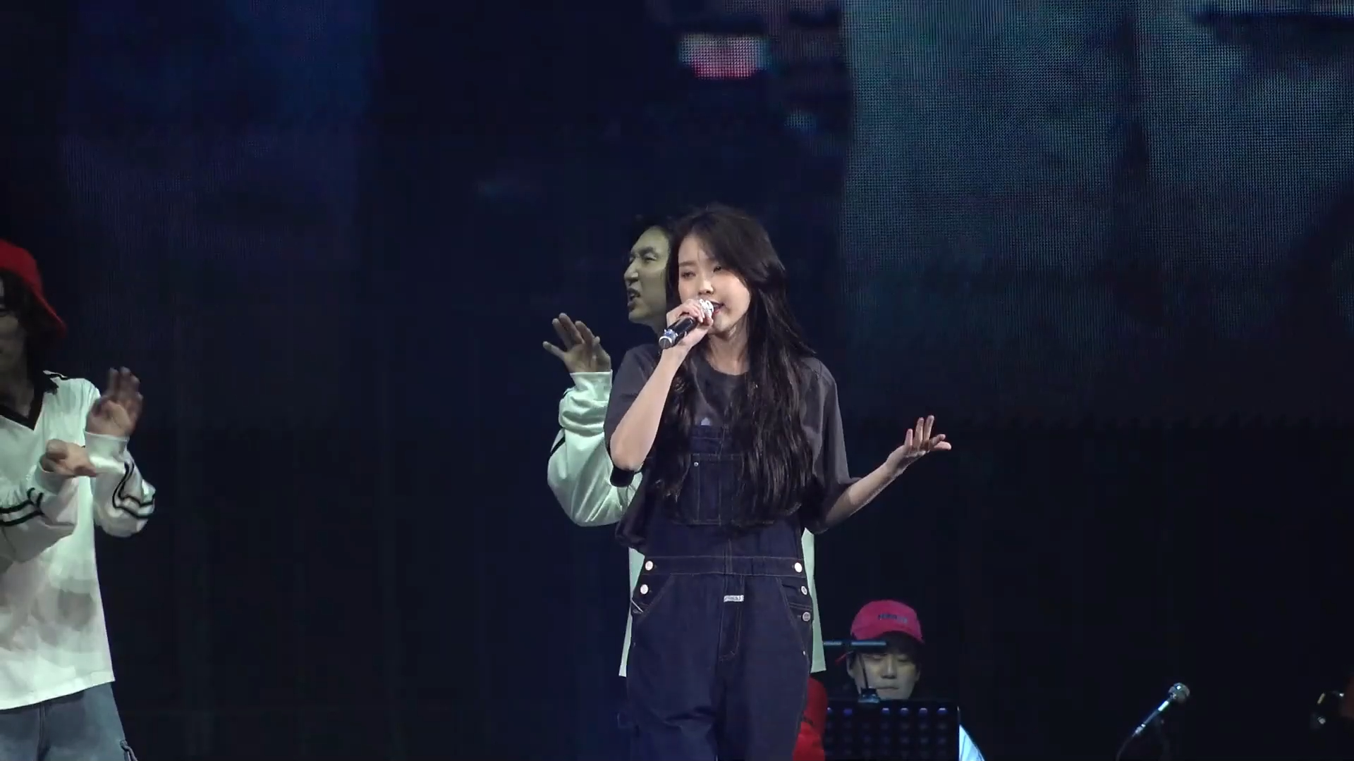 [iu] 240407 世巡台北场d2 安安可舞台饭拍 h.e.r concert in taiwan