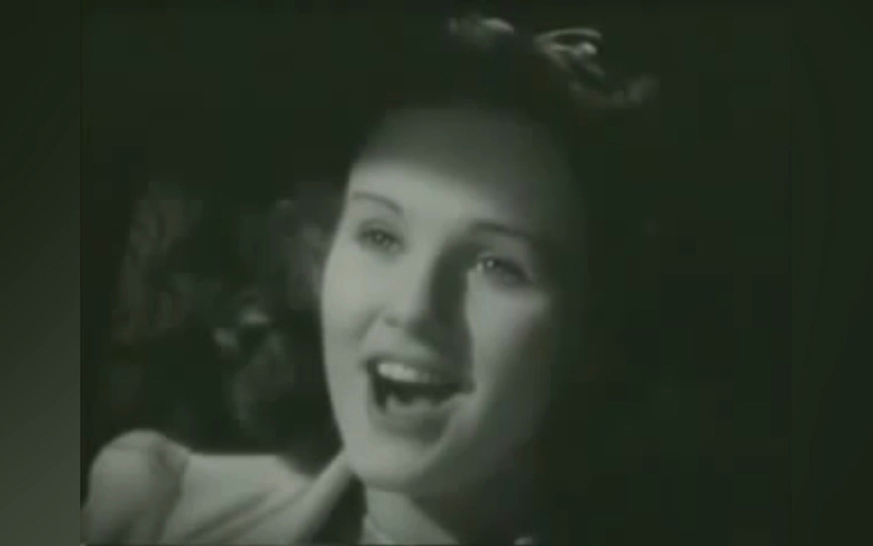 [图]《夏日最后的玫瑰》狄安娜·德宾（Deanna Durbin）